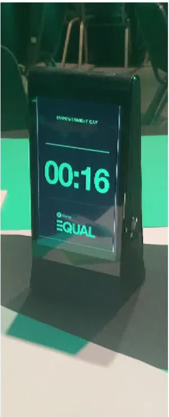 Totem de mesa con la marca Spotify y un contador en pantalla